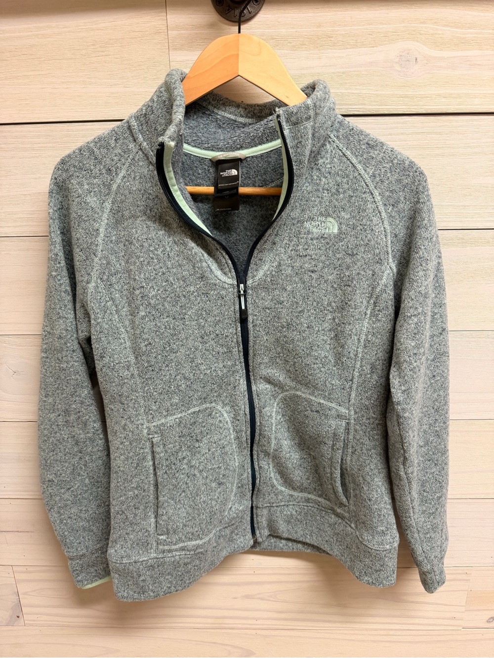 The North Face women’s Gray Full-Zip Fleece Sweater